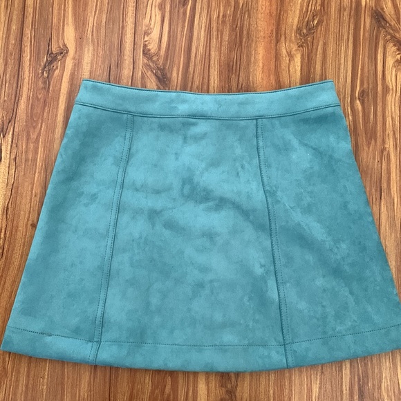 Green Suede Botton Up Skirt - Picture 3 of 3
